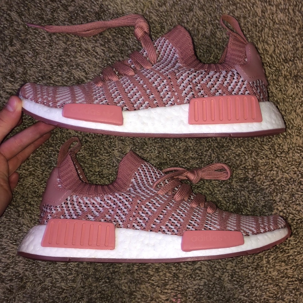 Wmns nmd r1 primeknit ‘ash pink’